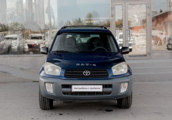 Подержанный автомобиль Toyota RAV4 2001 года (2 фото)