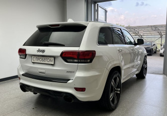 Подержанный автомобиль Jeep Grand Cherokee 2014 года (4 фото)