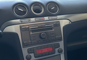 Подержанный автомобиль Ford S-MAX 2007 года (12 фото)