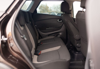 Подержанный автомобиль Renault Kaptur 2017 года (19 фото)