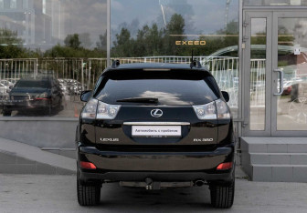 Подержанный автомобиль Lexus RX 2008 года (6 фото)