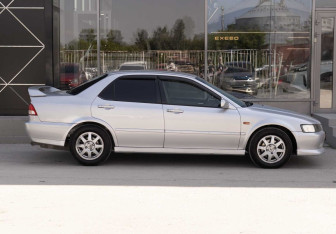 Подержанный автомобиль Honda Accord Sedan 2002 года (4 фото)