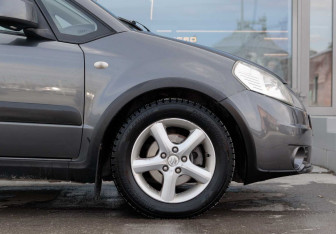 Подержанный автомобиль Suzuki SX4 Hatchback 2010 года (9 фото)