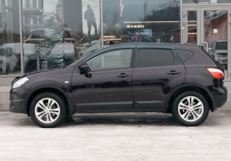 Подержанный автомобиль Nissan Qashqai 2010 года (8 фото)