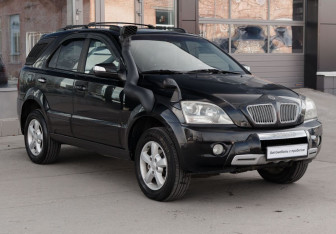 Подержанный автомобиль Kia Sorento 2007 года (3 фото)