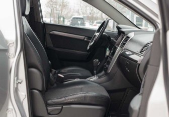 Подержанный автомобиль Chevrolet Captiva 2008 года (18 фото)