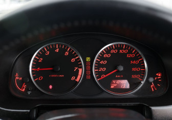 Подержанный автомобиль Mazda Atenza Sedan 2002 года (13 фото)