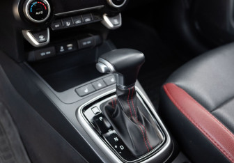 Подержанный автомобиль Kia Rio Sedan 2020 года (15 фото)