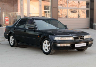 Подержанный автомобиль Honda Inspire 1992 года (3 фото)