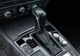 Подержанный автомобиль Audi A6 Sedan 2016 года (16 фото)