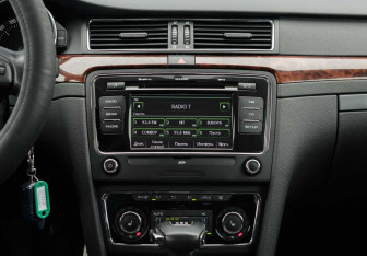 Подержанный автомобиль Skoda Superb Wagon 2012 года (14 фото)