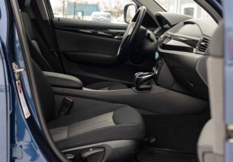 Подержанный автомобиль BMW X1 2011 года (20 фото)