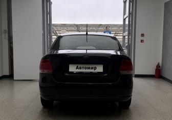 Подержанный автомобиль Volkswagen Polo Sedan 2014 года (3 фото)