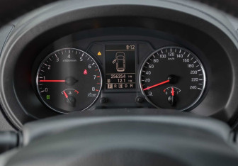 Подержанный автомобиль Nissan X-Trail 2012 года (12 фото)