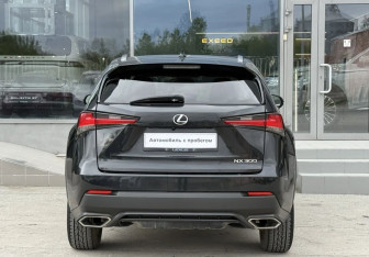 Подержанный автомобиль Lexus NX 2020 года (6 фото)