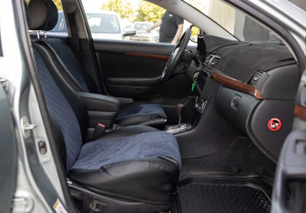 Подержанный автомобиль Toyota Avensis Sedan 2007 года (19 фото)