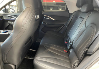 Подержанный автомобиль Omoda C5 2023 года (14 фото)