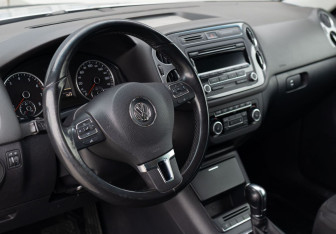 Подержанный автомобиль Volkswagen Tiguan 2012 года (11 фото)