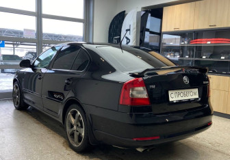 Подержанный автомобиль Skoda Octavia Liftback 2012 года (7 фото)