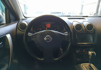 Подержанный автомобиль Nissan Qashqai 2007 года (9 фото)