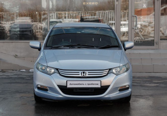 Подержанный автомобиль Honda Insight Hatchback 2009 года (2 фото)