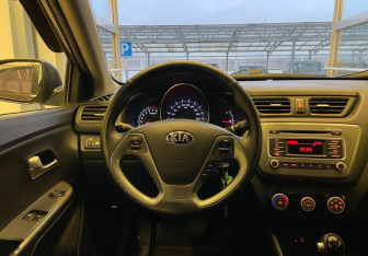 Подержанный автомобиль Kia Rio Sedan 2017 года (3 фото)