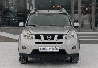 Подержанный автомобиль Nissan X-Trail 2012 года (2 фото)