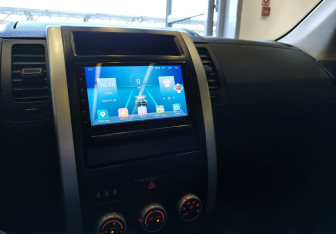 Подержанный автомобиль Nissan X-Trail 2011 года (11 фото)