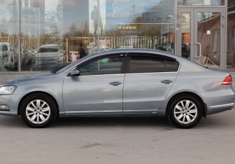 Подержанный автомобиль Volkswagen Passat Sedan 2012 года (8 фото)