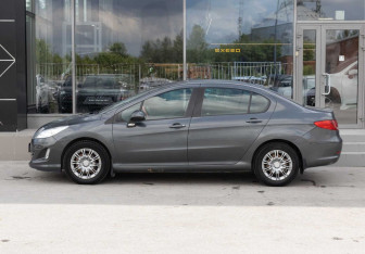 Подержанный автомобиль Peugeot 408 2013 года (8 фото)