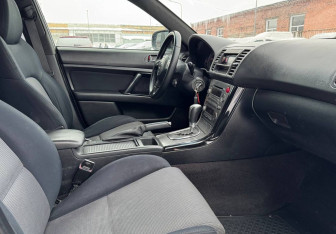 Подержанный автомобиль Subaru Legacy Sedan 2005 года (21 фото)