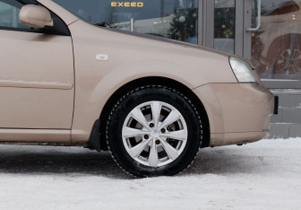 Подержанный автомобиль Chevrolet Lacetti Sedan 2008 года (9 фото)