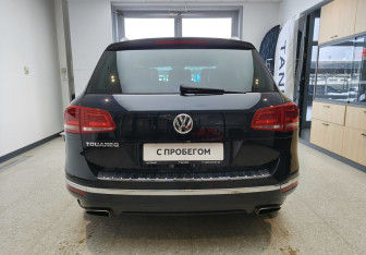 Подержанный автомобиль Volkswagen Touareg 2015 года (5 фото)