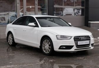 Подержанный автомобиль Audi A4 Sedan 2012 года (3 фото)