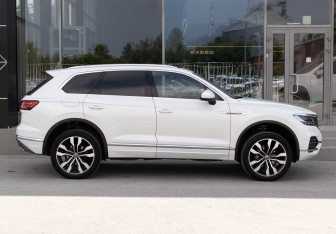 Подержанный автомобиль Volkswagen Touareg 2021 года (4 фото)