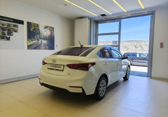 Подержанный автомобиль Hyundai Solaris Sedan 2017 года (4 фото)