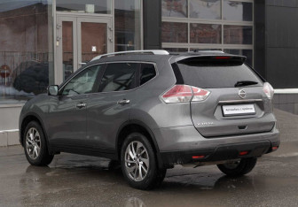 Подержанный автомобиль Nissan X-Trail 2016 года (7 фото)