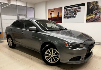 Подержанный автомобиль Mitsubishi Lancer Sedan 2013 года (4 фото)