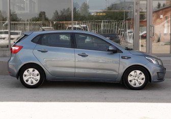Подержанный автомобиль Kia Rio Hatchback 2015 года (4 фото)