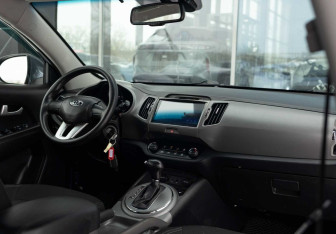 Подержанный автомобиль Kia Sportage 2014 года (10 фото)