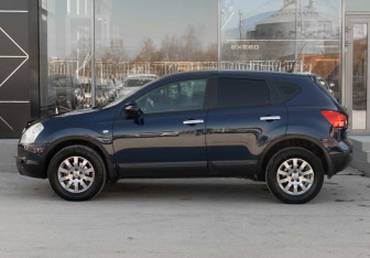 Подержанный автомобиль Nissan Qashqai 2008 года (8 фото)