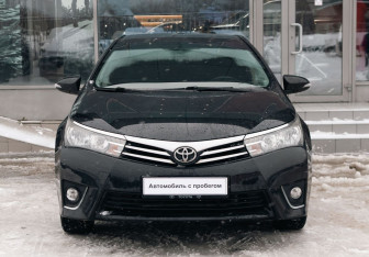 Подержанный автомобиль Toyota Corolla Sedan 2013 года (2 фото)