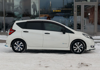 Подержанный автомобиль Nissan Note 2019 года (4 фото)