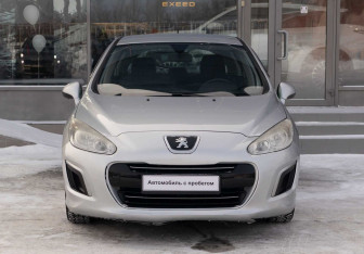 Подержанный автомобиль Peugeot 308 Hatchback 2011 года (2 фото)