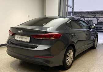 Подержанный автомобиль Hyundai Elantra Sedan 2016 года (4 фото)
