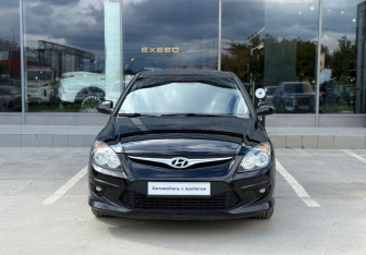 Подержанный автомобиль Hyundai i30 Hatchback 2011 года (8 фото)