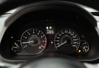 Подержанный автомобиль Subaru Legacy Sedan 2011 года (13 фото)