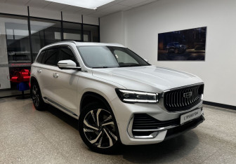 Подержанный автомобиль Geely Monjaro 2023 года (3 фото)