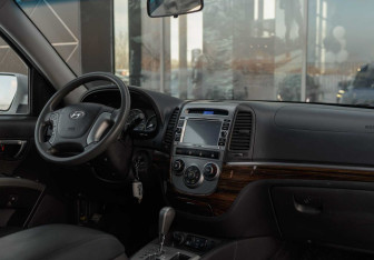 Подержанный автомобиль Hyundai Santa Fe 2011 года (10 фото)