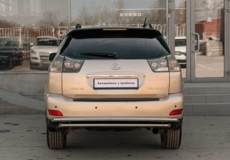 Подержанный автомобиль Lexus RX 2003 года (6 фото)